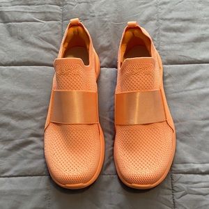 APL TechLoom Bliss Sneaker